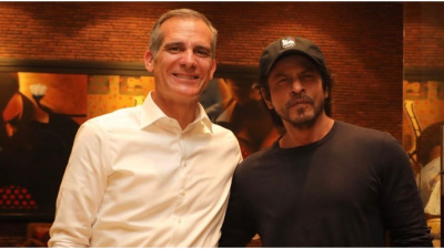 US Ambassador Eric Garcetti recalls after effects of meeting Shah Rukh Khan: 'Everybody in my office went nuts’