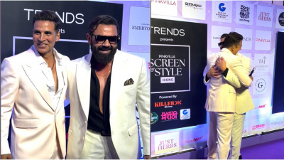 Pinkvilla Screen & Style Icons Awards: Akshay Kumar hugging Bobby Deol will take you back to Ajnabee days