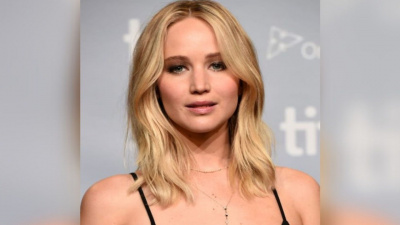 Jennifer Lawrence Recalls Falling During Oscars 2 Years In A Row, Jokes Saying It 'Looked Like I 100% Faked'