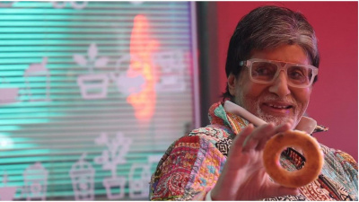 PIC: Amitabh Bachchan drops playful post, posing with doughnuts; Shweta Bachchan Nanda shares her reaction