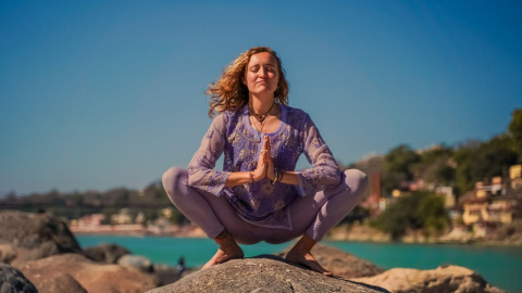 Yoga Poses For Pregnant Women - HealthifyMe 2021