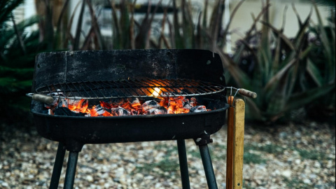 https://www.pinkvilla.com/pics/480x480/740948365_barbecue-burning-charcoal-yard-house-1_202311.jpg