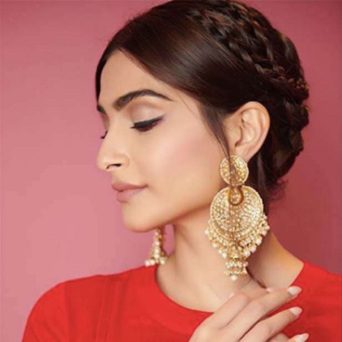How To Match Your Earrings For Short & Long Hair Styles