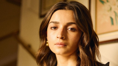 Alia Bhatt Controversial statement DMkhabri