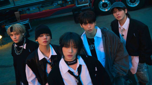 K-POP・アジア TXT tomorrow K-Pop Group Tomorrow X Together Ends SZA's Seven-Week Run at