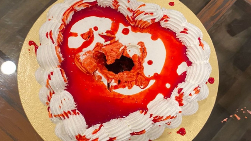 Taylor Swift's Blank Space-Inspired Cake Becomes A Viral Sensation