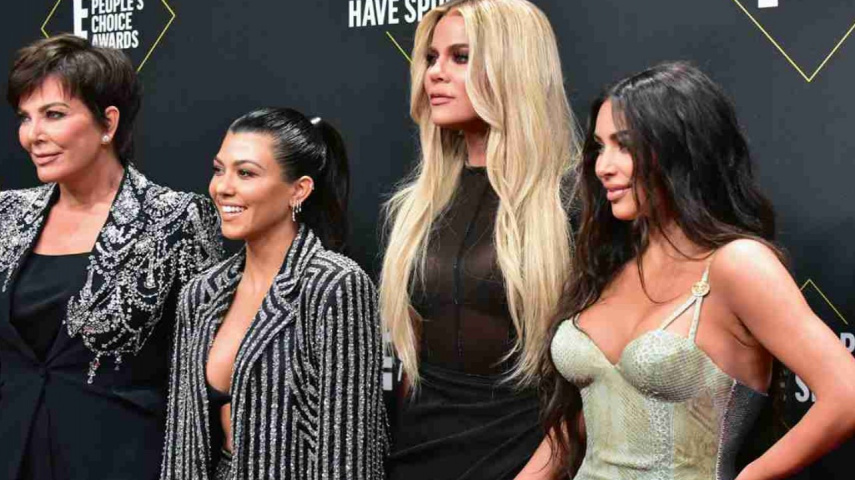 Khloe & Kourtney Kardashian Tease Kim's Viral Earring Video