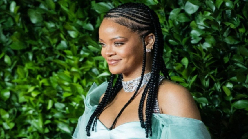 Rihanna (via Getty Images)
