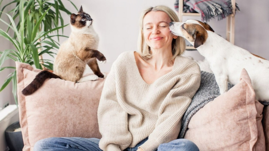 Zodiac Signs Who Love Pet Sitting for Their Besties