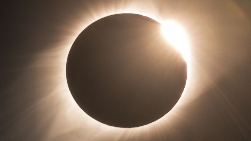 Total Solar Eclipse Wows North America