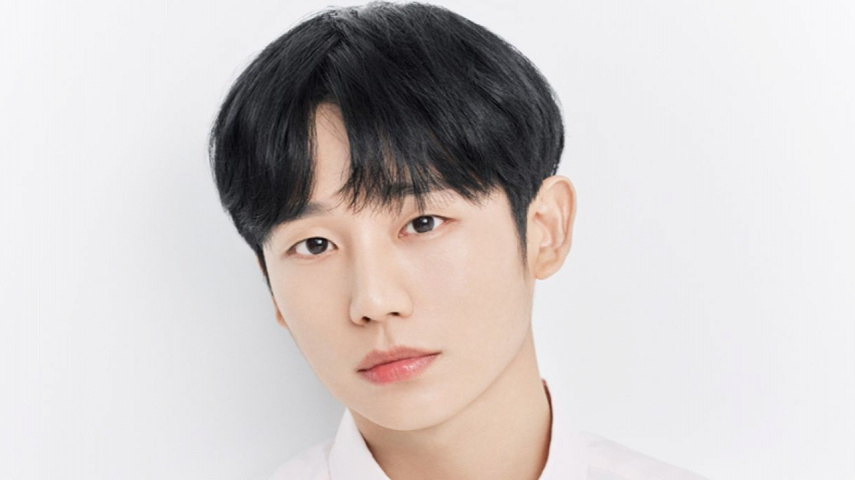 Jung Hae In: courtesy of FNC Entertainment