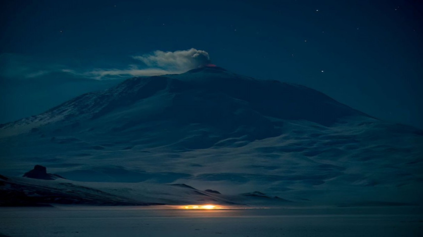  Antarctica's Mount Erebus Releases USD 6,000 Worth of Gold Dust Per Day
