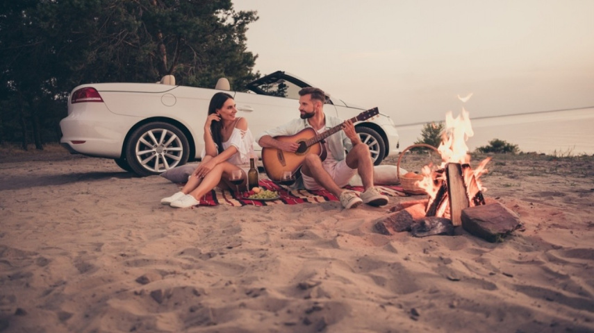 51 Beach Date Ideas to Spice Up Your Relationship