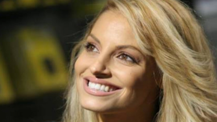Throwback Backstage Photoshoot Of Trish Stratus' That Happened Abruptly