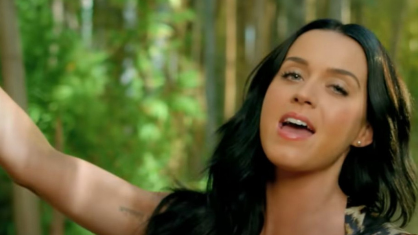 Katy Perry Jokingly Asks Orlando Bloom To Put His Socks In The Right Place