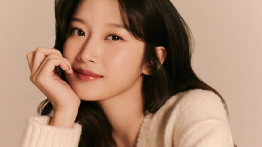 Moon Ga Young: KeyEast