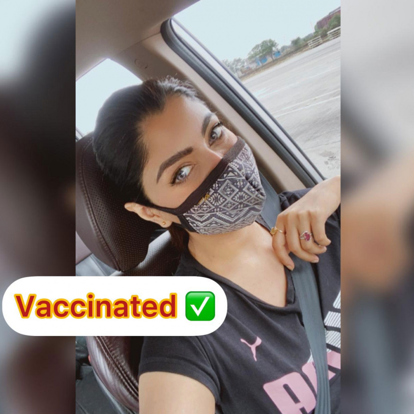 Akanksha Puri gets her first jab of COVID 19 vaccine