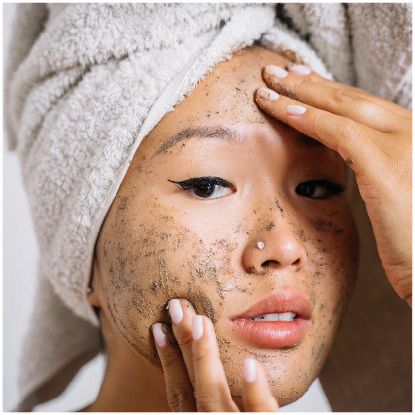 7 Best face scrubs for women to get a glowing skin