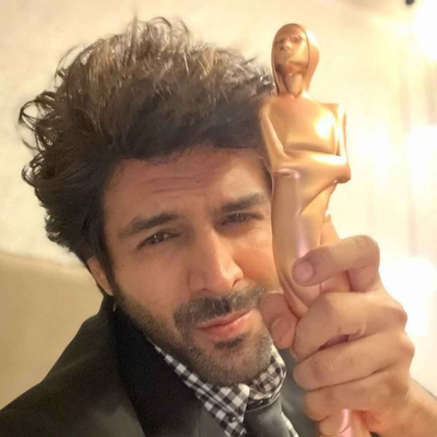 Pinkvilla Style Icons Awards: Kartik Aaryan is over the moon as he wins Super Stylish Actor Of The Year trophy