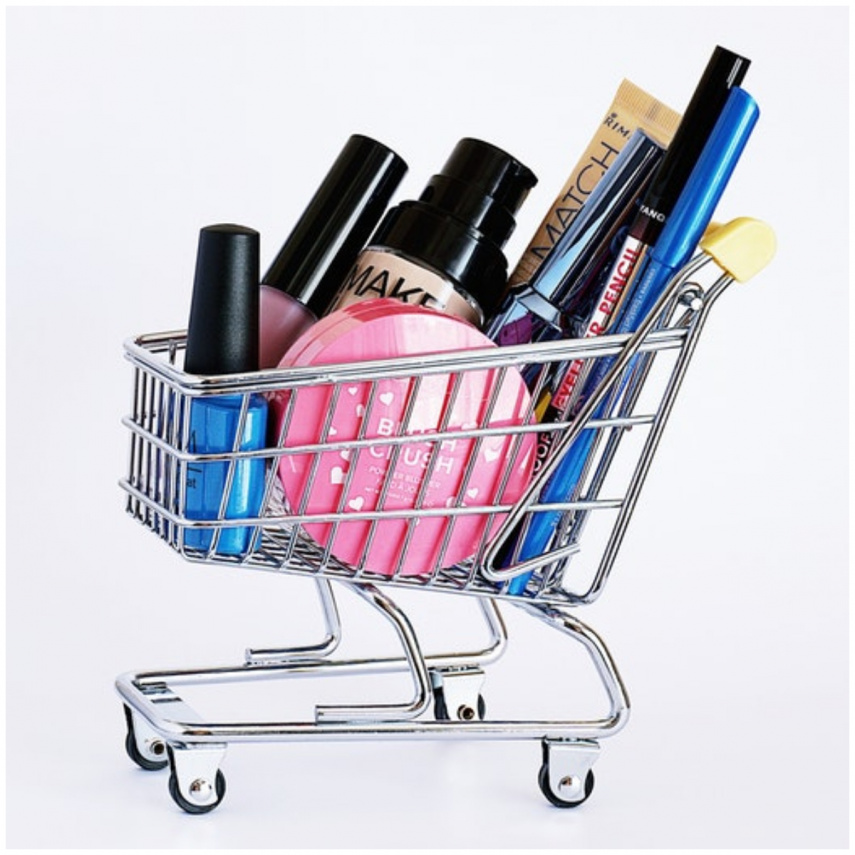 The most COMMON mistakes made make while purchasing & applying makeup according to a makeup artist 