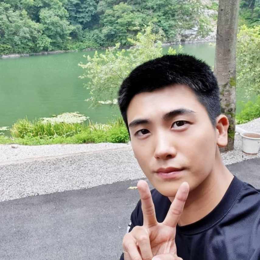 Park Hyung Sik officially discharged from military