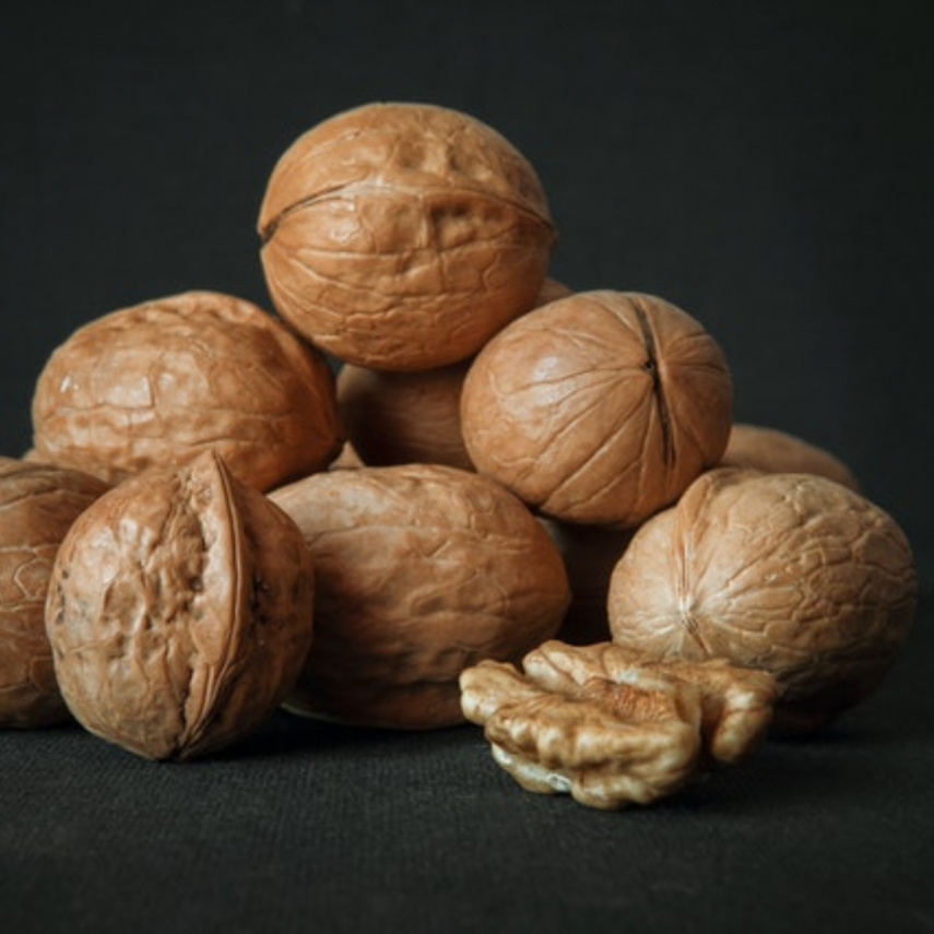 This DIY Walnut scrub will give you the GLOSSIEST skin yet 